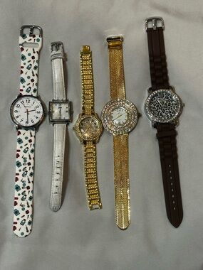 Women’s Watch Lot (5)- Gold tone and rhinestones